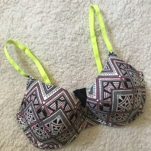 NWOT VS PINK Push-Up Bra